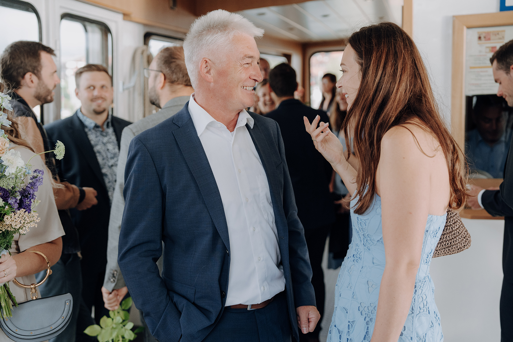 Chiemsee Hochzeit, See, Fähre, Hochzeitsfotograf München, Hochzeitsfotograf Chiemsee, Brautvater, Trauzeugin