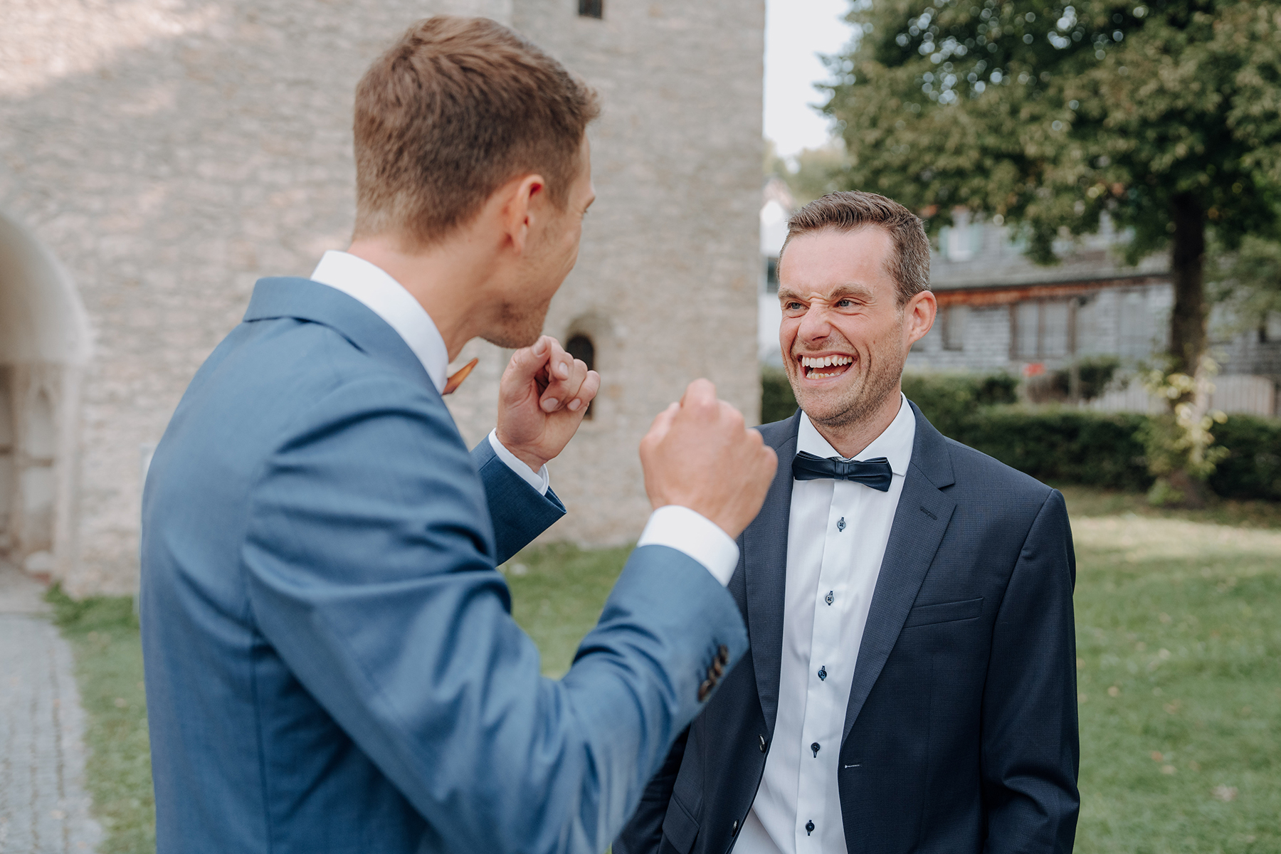 Chiemsee Hochzeit, See, Fraueninsel, Fähre, Hochzeitsfotograf München, Hochzeitsfotograf Chiemsee, Standesamt, Fröhlich, Lachen, Hochzeitsgast